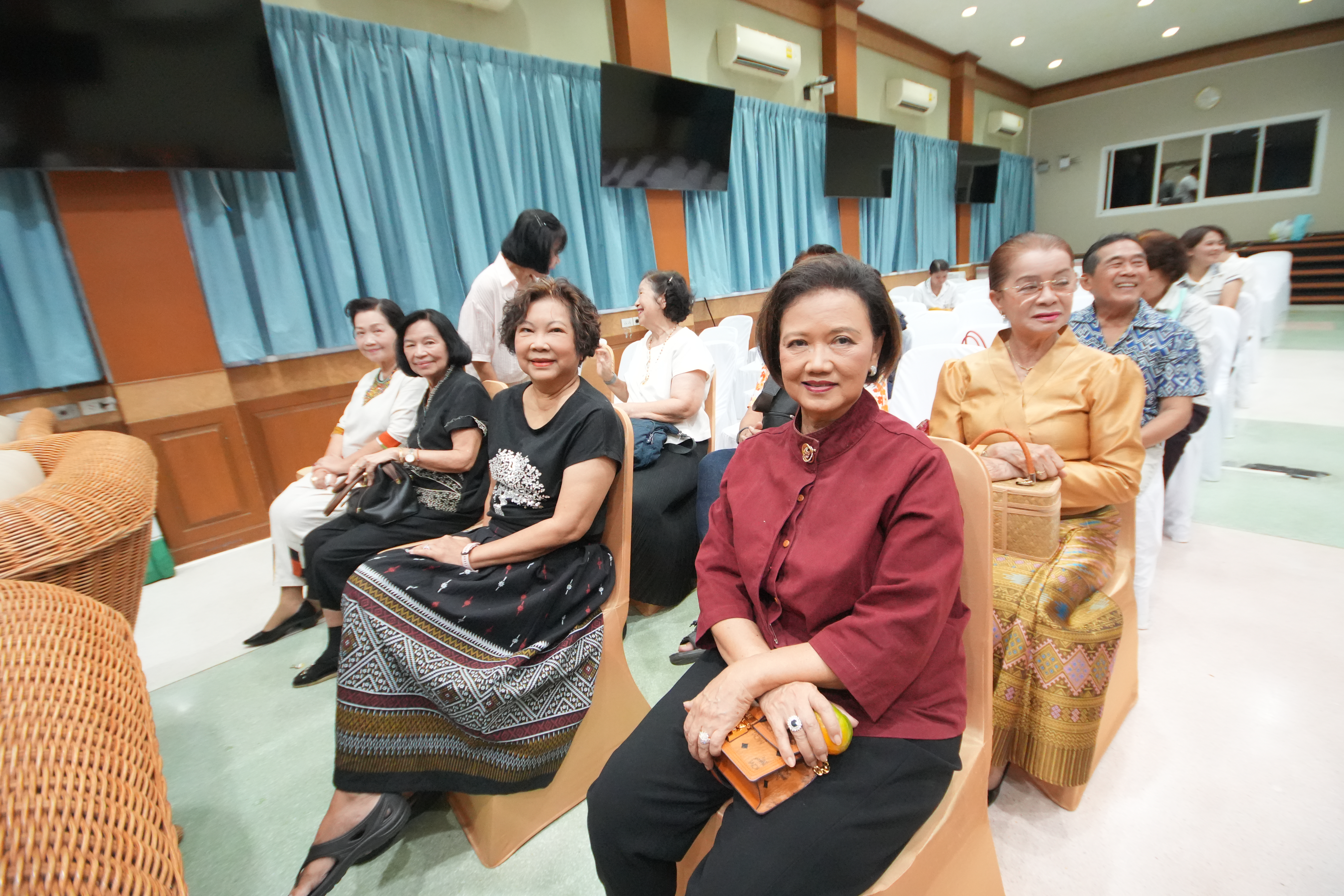 title - ชมรมผู้สูงอายุ ส.ป.ก. จัดพิธีทำบุญอุทิศส่วนกุศลให้ข้าราชการ/เจ้าหน้าที่ ส.ป.ก. ที่ล่วงลับไปแล้ว